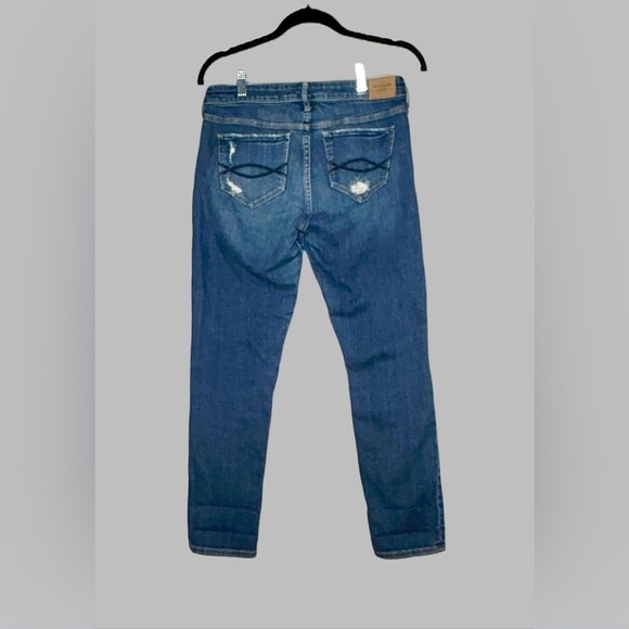 Abercrombie & Fitch Straight Leg Mid Rise Distressed Jean, Size 28/6 - Picture 3 of 12